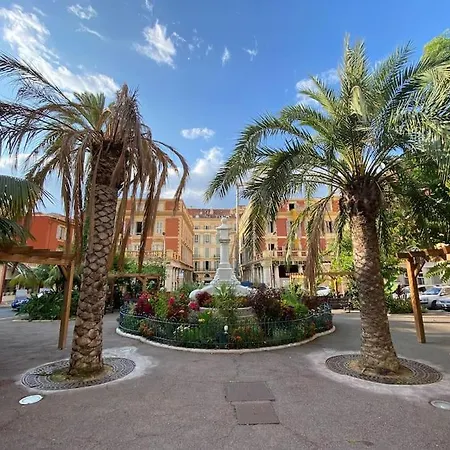 公寓 Le Palmero Centre Ville, Plage, Clime 芒通