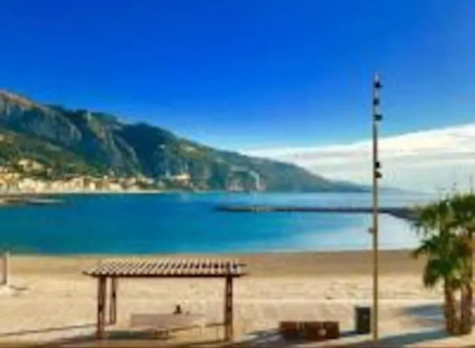 Apartment Le Palmero Centre Ville, Plage, Clim Menton